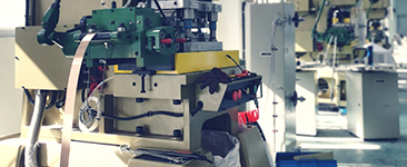 專(zhuān)業(yè)電子連接器，連接器/接插件，塑料件，汽車(chē)配件，